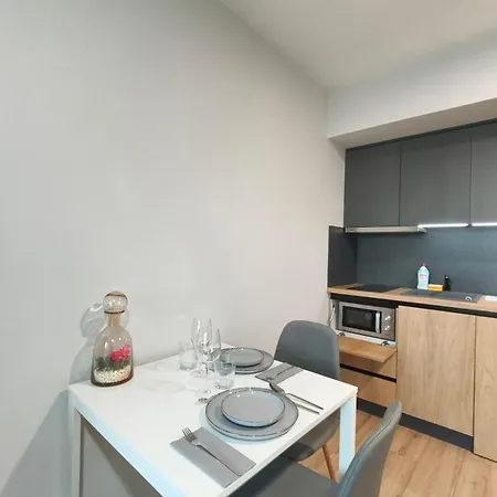 Apartment Gia Paradise 12 *